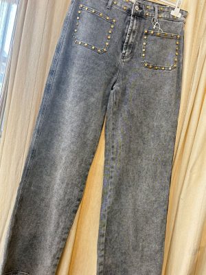 JEANS TACHAS GRIS