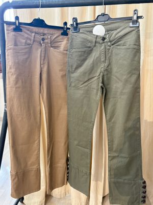 Pantalon botones madera